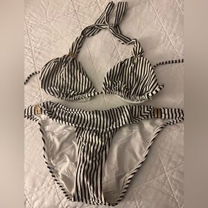 Vix Paula Hermanny Bia Bikini Set White with Black Stripes, Size Medium